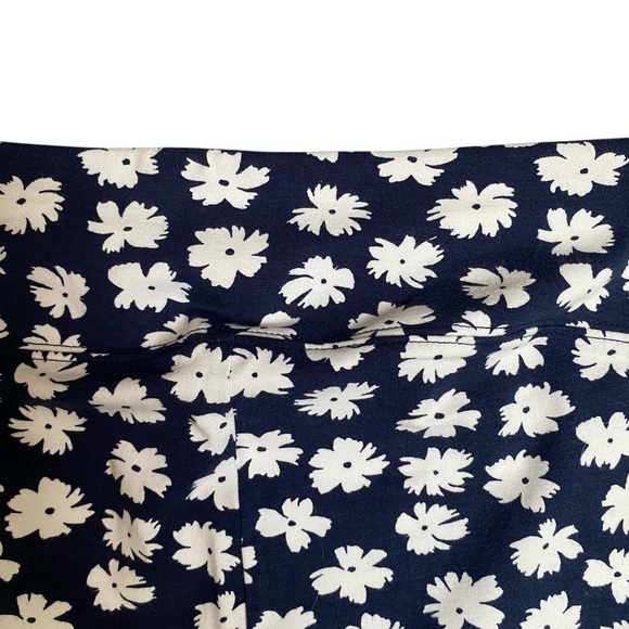 J.Crew Factory Everyday Cropped Leggings Size Small Navy Daisy Print NWOT - Picture 6 of 8